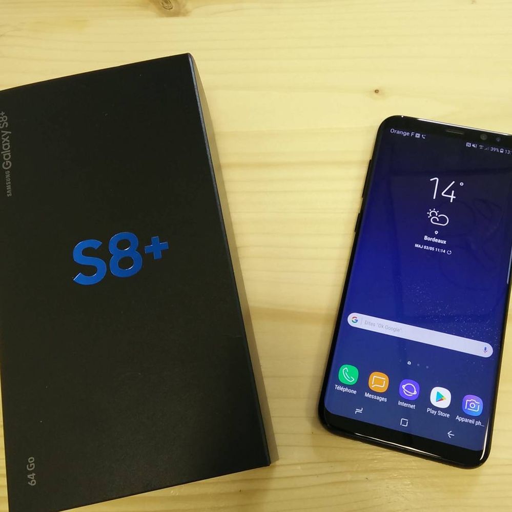 Boite du S8+ et le téléphone