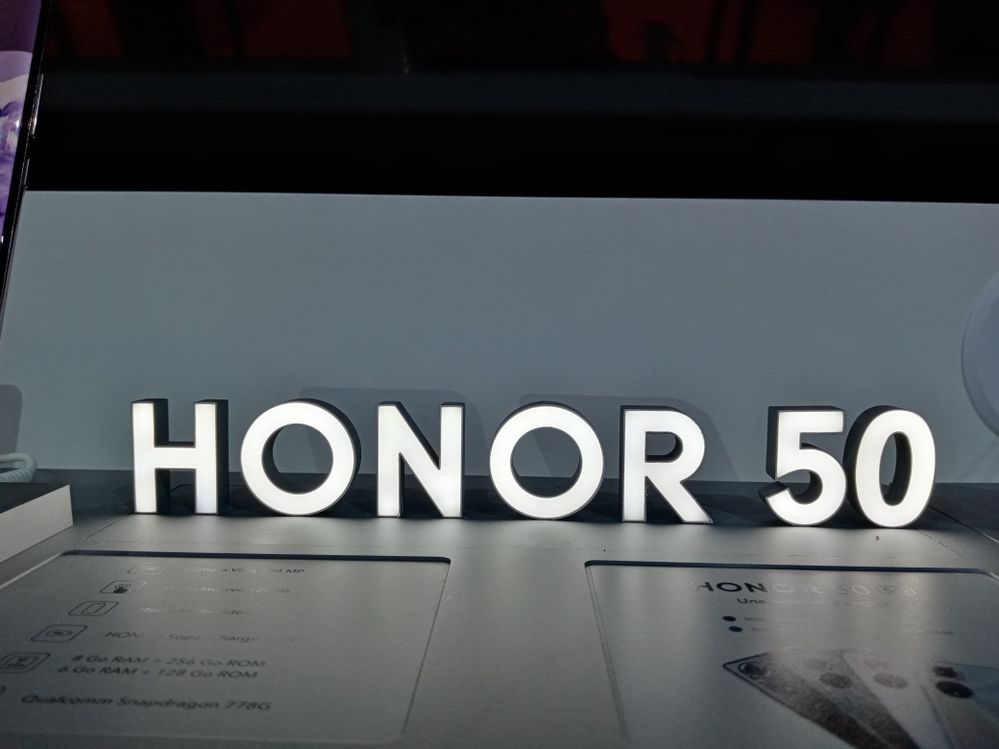 Le logo HONOR 50.