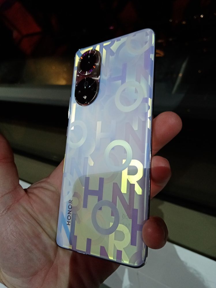 Le Honor 50 de dos en en version HONOR Code.