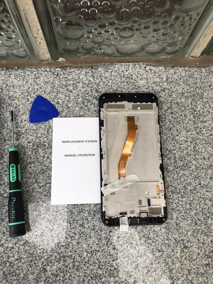 Kit pour changer l’écran du SoshPhone.