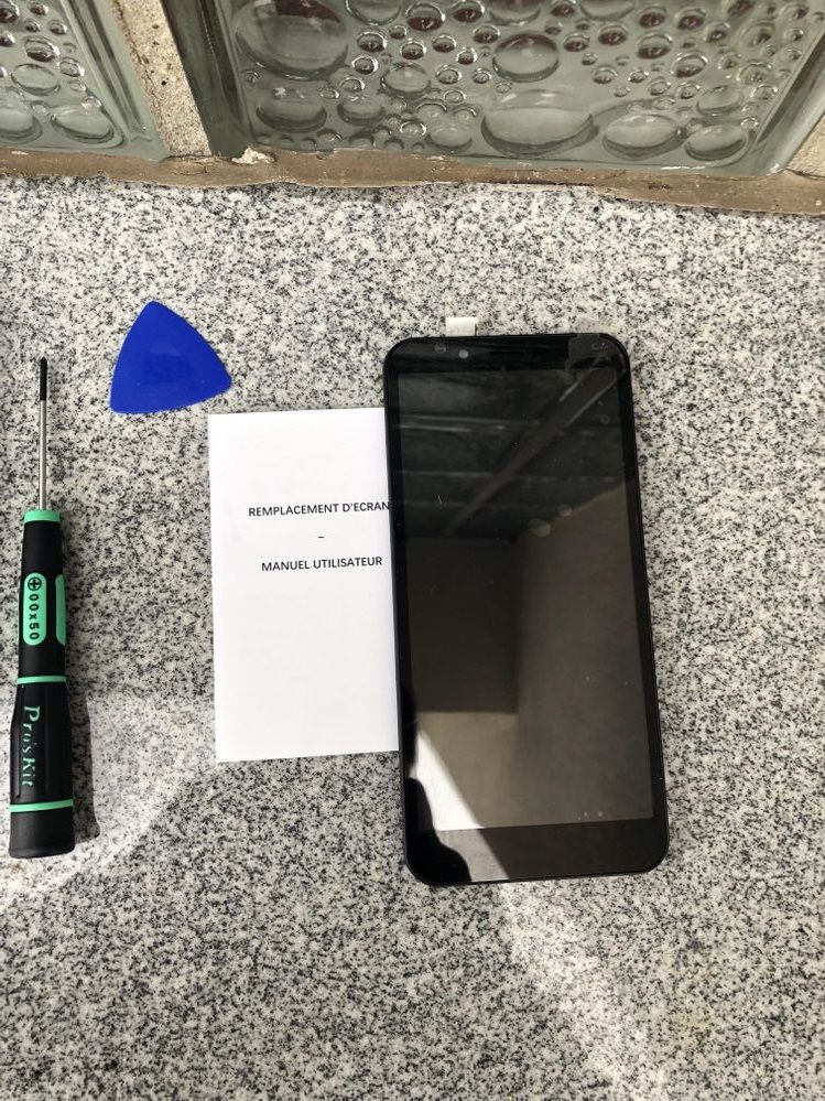 Kit pour changer l’écran du SoshPhone.